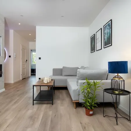 Apartament By The River